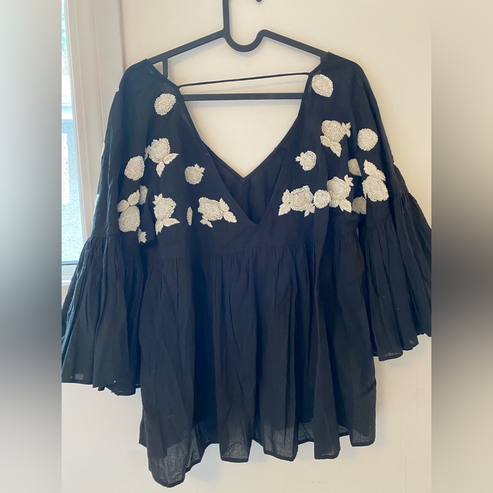 MAEVE / Anthropologie Black Top with Embroidery - Picture 4 of 6